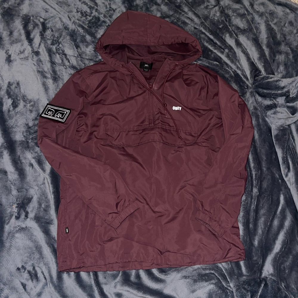 Obey pullover